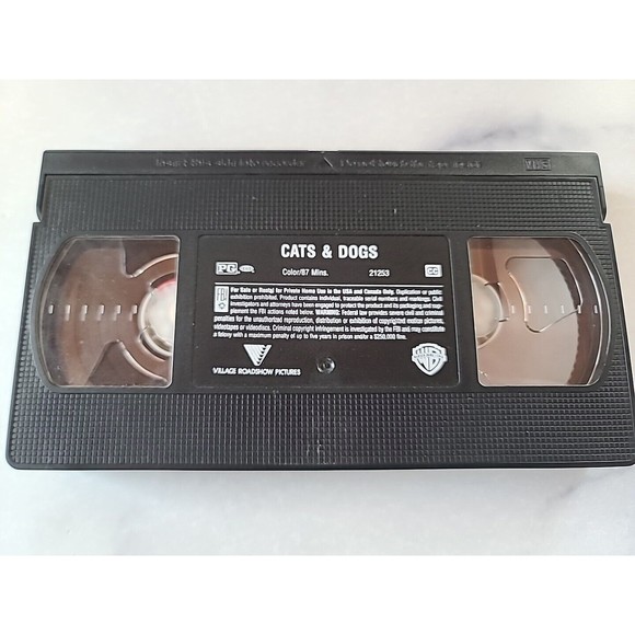 Cats & Dogs VHS Warner Bros. (2001) NO CASE READ - Picture 2 of 10
